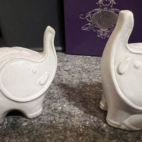 Jonathan Adler elephant salt and pepper shakers - Picture 4 of 5
